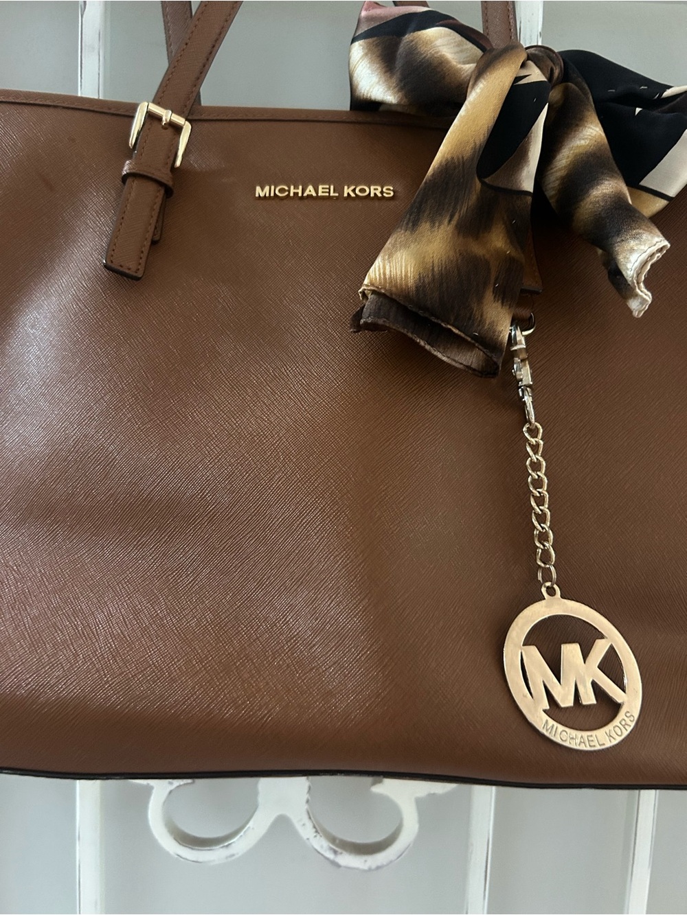 Michael Kors Jet Set Travel Colorblock Tote Gray White Black Saffiano Leather - Picture 9 of 9